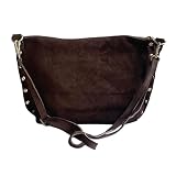 Bolso bandolera de ante italiano con tachuelas en los laterales. Correa ajustable e intercambiable. Cierre de cremallera. Interior forrado con bolsillo incorporado. Bolsillo trasero. (Chocolate)